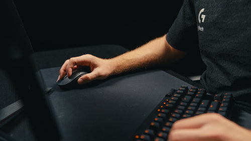 Logitech G 910-007357 mouse