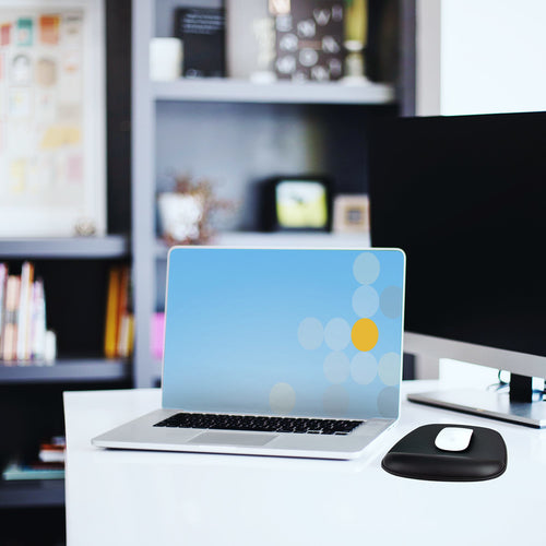 Ergonomic Mouse Pad with Wrist Support Non-Slip Base 6.7x7.1in StarTech.com